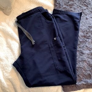 Figs Yola scrub pants size Large /Navy